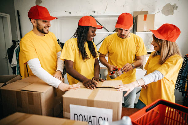 istock Fealing generous becous of helping to other 1170526783