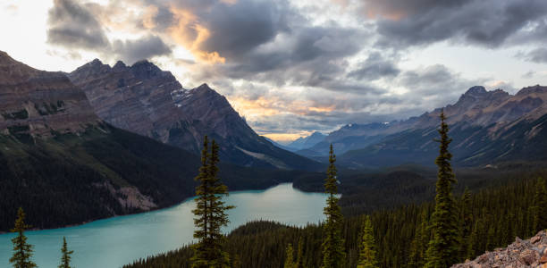 istock Peyto Lake Sunset 1170527583