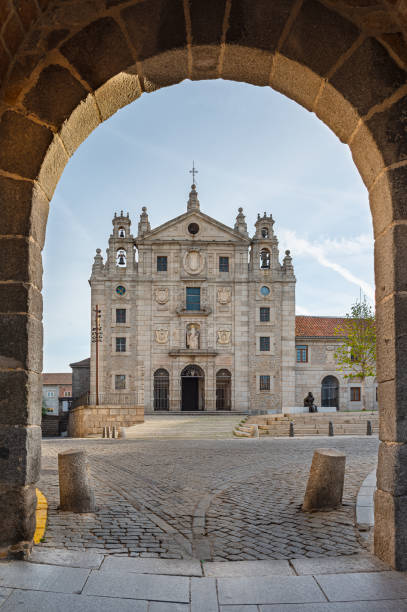 convento de santa teresa em ávila, castilla y leon, espanha - saint therese church - fotografias e filmes do acervo