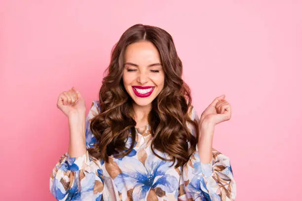 Photo of Close-up portrait of her she nice-looking attractive lovely shine lovable fascinating winsome cheerful cheery glad wavy-haired lady delight expression isolated over pink pastel background