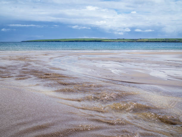 istock Sandy beach in Ventry Ireland 1170654954