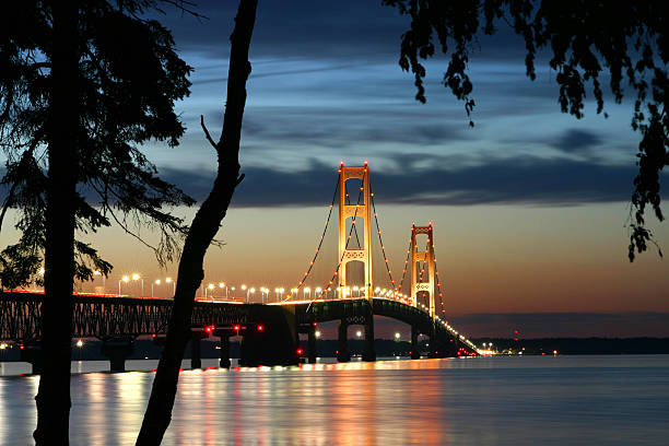 mighty mack - straits of mackinac foto e immagini stock