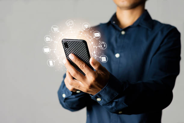istock Men who use online communication to choose services from the internet that is sent through the global network. 1170673702