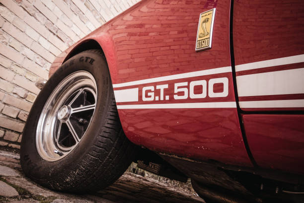 ●1967年から赤いフォードマスタングシェルビーgt500のディテール - shelby ストックフォトと画像
