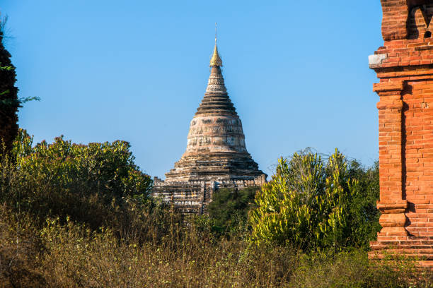 shwesandaw pagoda - myanmar bagan temple ayeyarwady river imagens e fotografias de stock