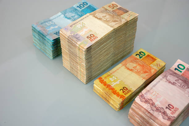 istock Real - Brazilian Currency 1170813003