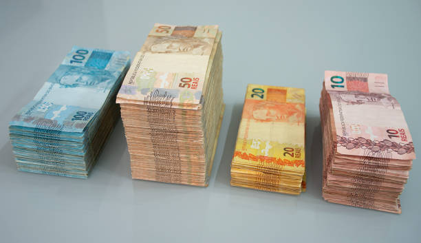 istock Real - Brazilian Currency 1170813125