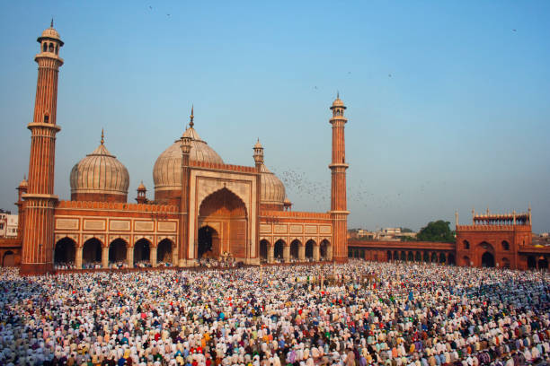 2013년 10월 16일 델리, 자마 마스지드, 찬드니 차우크에서 무슬림 들이 이드 기도 - taqiyah 뉴스 사진 이미지