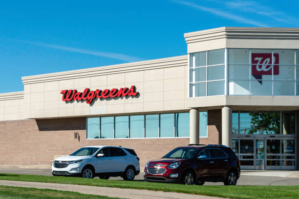 Walgreens Pharmacy The Walgreens on Rochester Road in Rochester Hills, Michigan. Walgreens was founded in 1901 in Chicago, Illinois and has grown to over 8000 locations and is the largest chain of drugstores in the United States. walgreens stock pictures, royalty-free photos & images