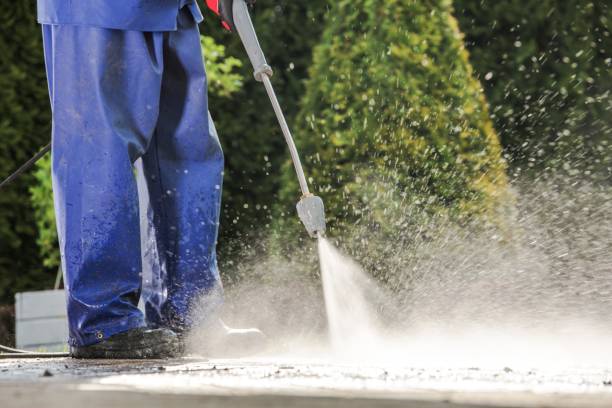 istock Washing House Driveway 1170990007