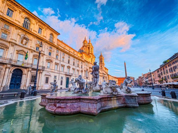 город всемирного наследия рим в италии - piazza navona стоковые фото и изображения