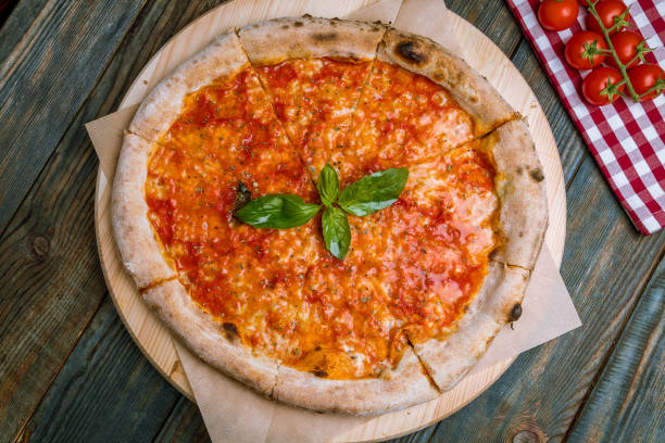 istock Italian pizza Margherita 1171006982