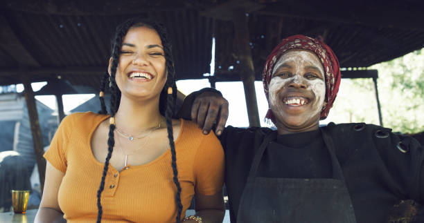 一体感はコミュニティの中心にある - traditional culture south africa xhosa women ストックフォトと画像