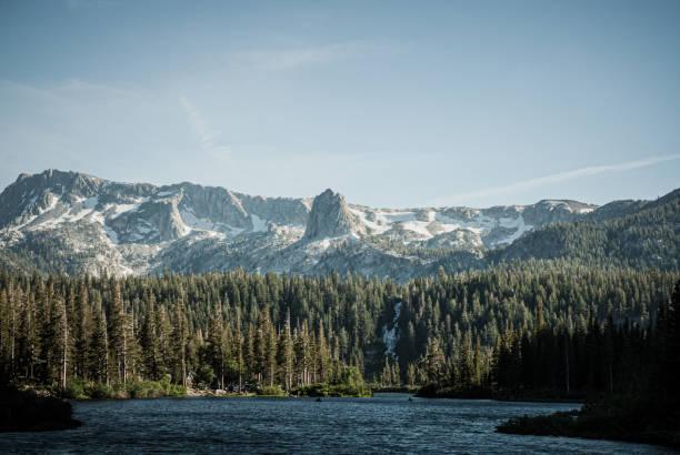 istock Crystal Crag from Twin Lakes 1171059643
