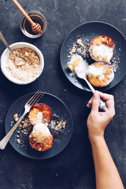 istock Grilled peaches and ice cream 1171060294