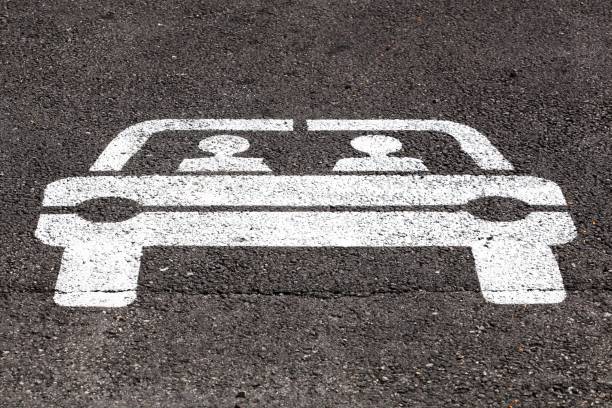 istock Carpooling point sign in France 1171076788