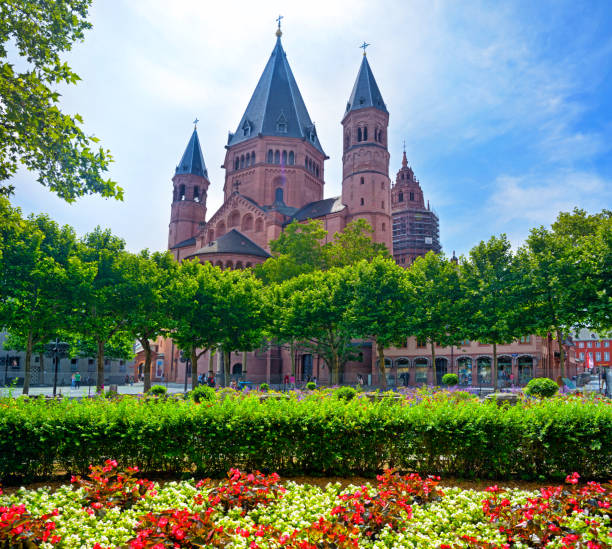 Mainz Cathedral, Germany Mainz Cathedral or St. Martin's Cathedral is 1000-year-old Roman Catholic cathedral in the city of Mainz, Germany. Composite photo mainz stock pictures, royalty-free photos & images