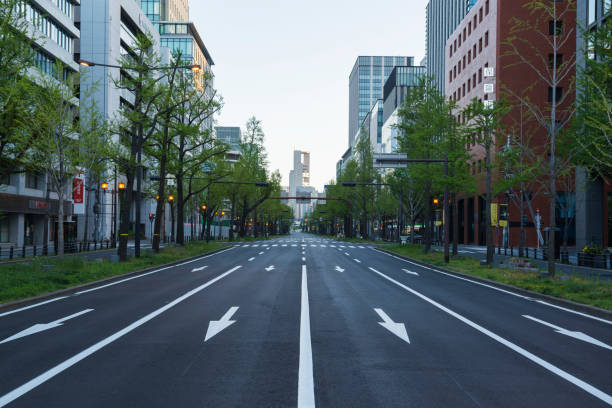 istock Osaka in the early morning 1171089759
