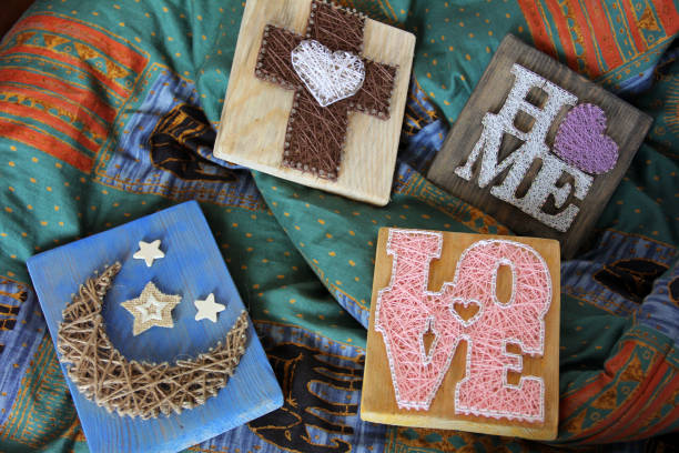 The pictures in the style of string art