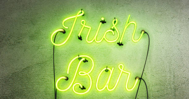 istock Irish Bar green neon sign that is turned on 1171127632