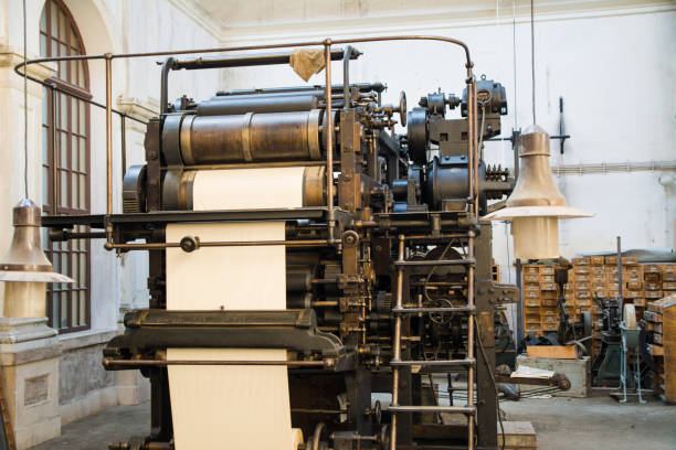 istock Vintage printing machine for carving in printing 1171148549