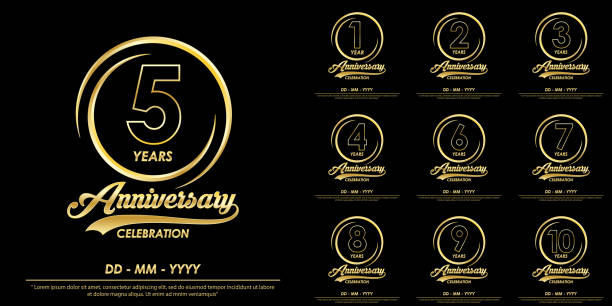 illustrazioni stock, clip art, cartoni animati e icone di tendenza di set di emblema celebrazione 1st-10th anniversario. logo anniversario con eleganza di anello d'oro su sfondo nero, disegno modello illustrazione vettoriale per festa biglietto di auguri e biglietto d'invito - 6 7 years