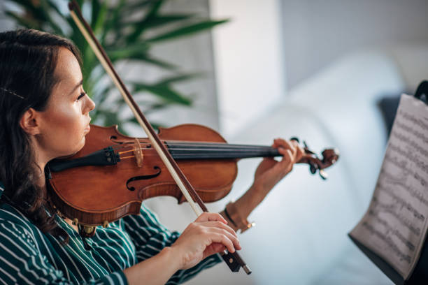 istock Violinist Woman 1171175269