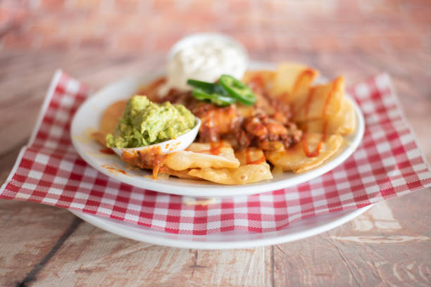 cafe breakfasts - hot dog sausage spinach bread imagens e fotografias de stock