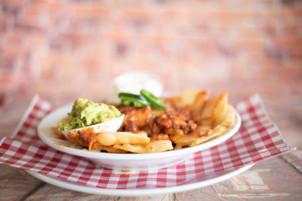 cafe breakfasts - hot dog sausage spinach bread imagens e fotografias de stock