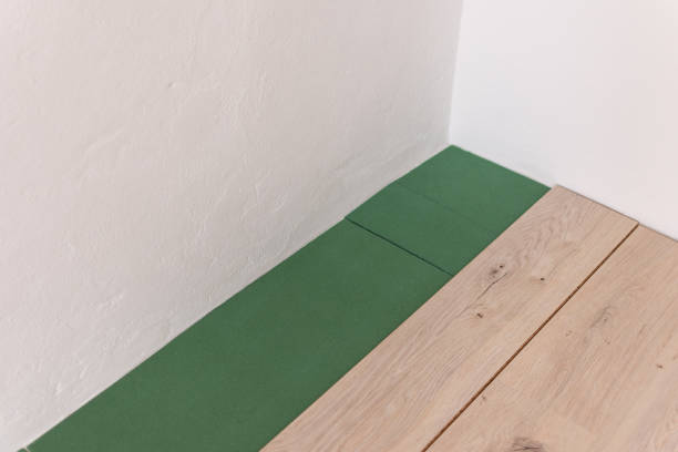 istock Installation laminate in the room 1171253494