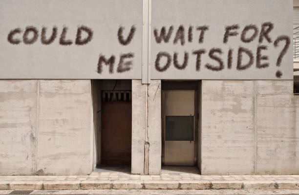 istock etiquette Could u wait for me outside 1171266284