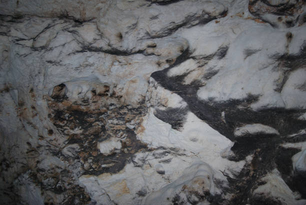 The total length of the 15 million year old cave is 2.5 km. The paintings have been estimated to be made between 10.000 and 8.000 years ago. The drawings represent important events of the society that had occupied the Magura cave: religious ceremonies, hunting scenes and depictions of deities which are unique on the Balkan peninsula.