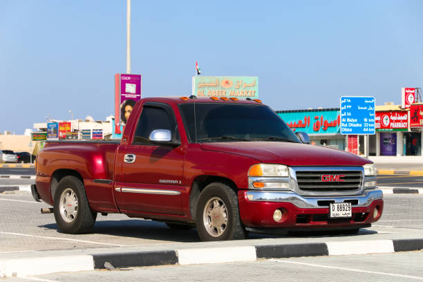 gmc sierra - pick up truck red old 4x4 imagens e fotografias de stock