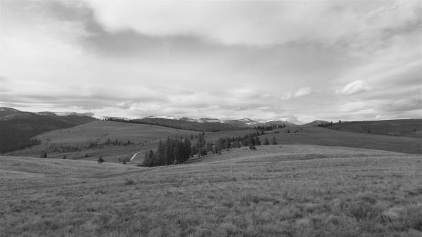 istock Montana mountain vista 1171390401