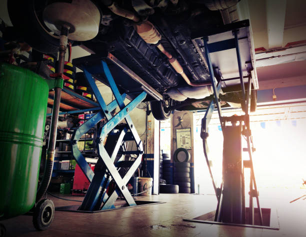 istock Car service, repair & maintenance. 1171409035