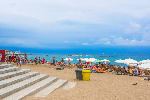 Barceloneta Beach (Barcelona,​​Spain) Barceloneta Beach (Barcelona,​​Spain). Shooting Location: Barcelona 日傘 stock pictures, royalty-free photos & images