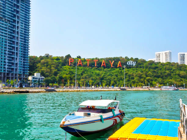 tailândia pattaya city, bali hai pier de em chonburi - bali hai - fotografias e filmes do acervo