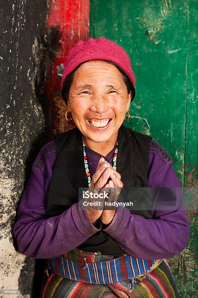 Retrato de mujer tibetano - Foto de stock de Tíbet libre de derechos