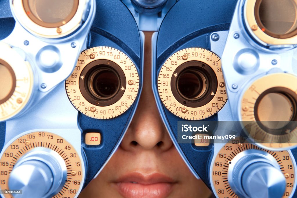 クローズアップホライゾンタルオブオプトメトリー加工ブルーとオレンジ - 検眼医のロイヤリティフリーストックフォト