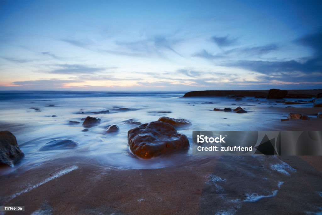 Spiaggia al crepuscolo - Foto stock royalty-free di Ambientazione esterna