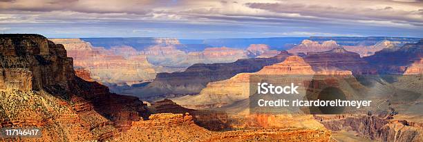 Majestoso Panorâmica Paisagem South Rim Parque Nacional Do Grand Canyon Arizona - Fotografias de stock e mais imagens de Grand Canyon