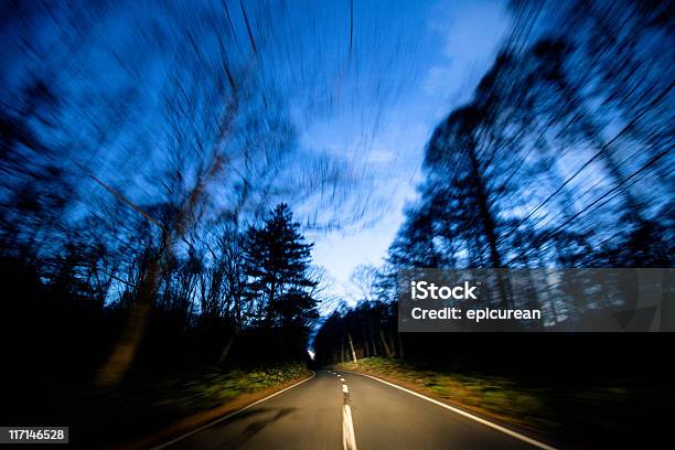 Conducción En Carretera De Campo Al Atardecer En Japón Foto de stock y más banco de imágenes de Aire libre