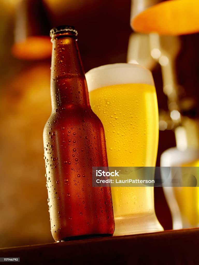 Flasche und Glas Bier - Lizenzfrei Bier Stock-Foto