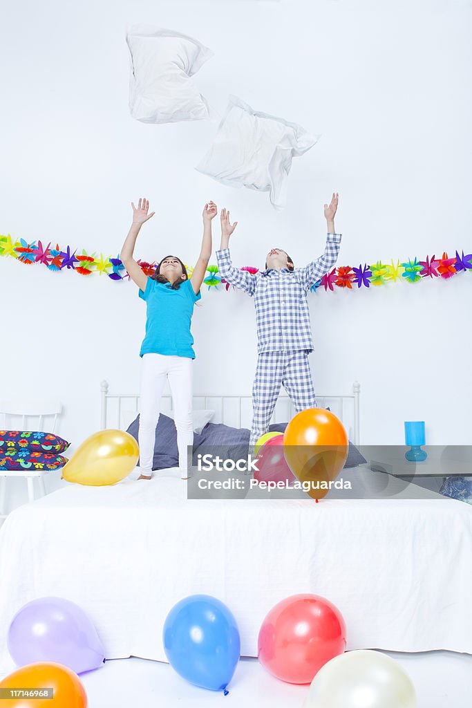 Enfants de parti et une chambre à coucher - Photo de 10-11 ans libre de droits