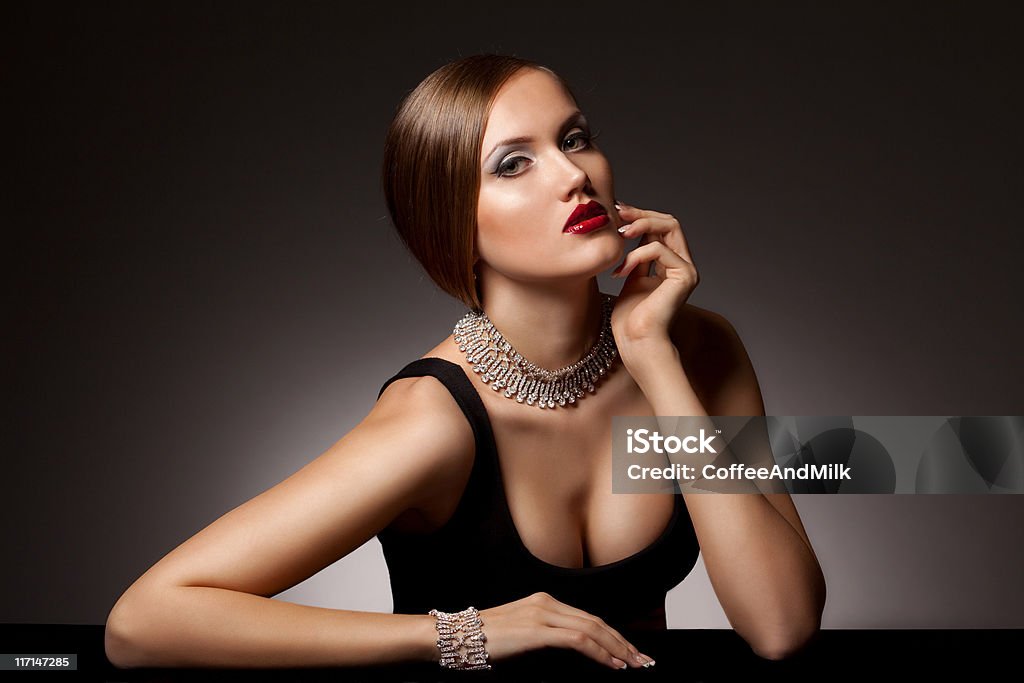 Belle femme à bijoux - Photo de Bijou libre de droits