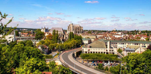 beauvais. panorama of the city centre. oise picardie hauts-de-france - beauvais imagens e fotografias de stock