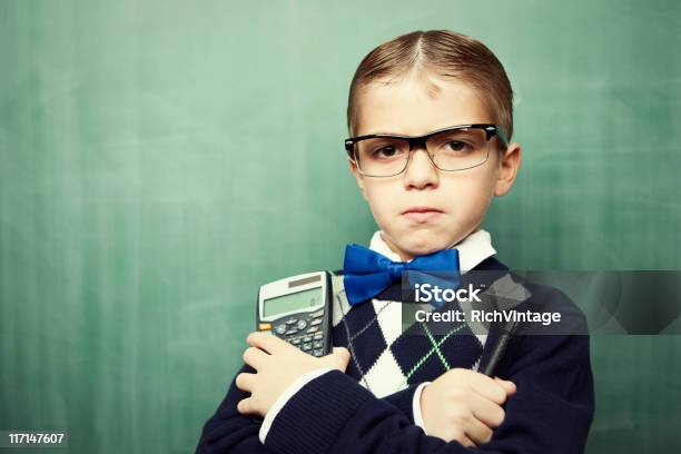 Math Nerd Foto de stock y más banco de imágenes de Edificio escolar - Edificio escolar, Calculadora, Educación