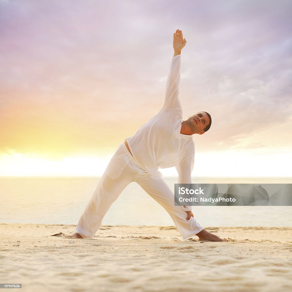 Yoga-Trikonasana - Lizenzfrei Dreiecksposition Stock-Foto