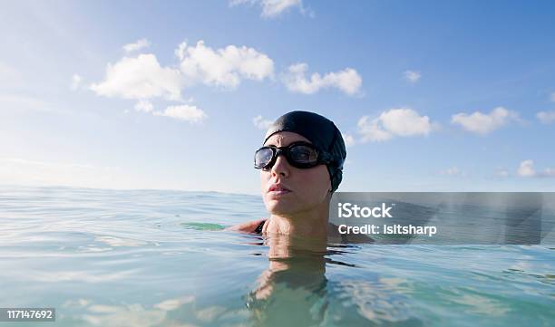 水泳選手 - 水泳帽のストックフォトや画像を多数ご用意 - 水泳帽, 太陽の光, 水泳