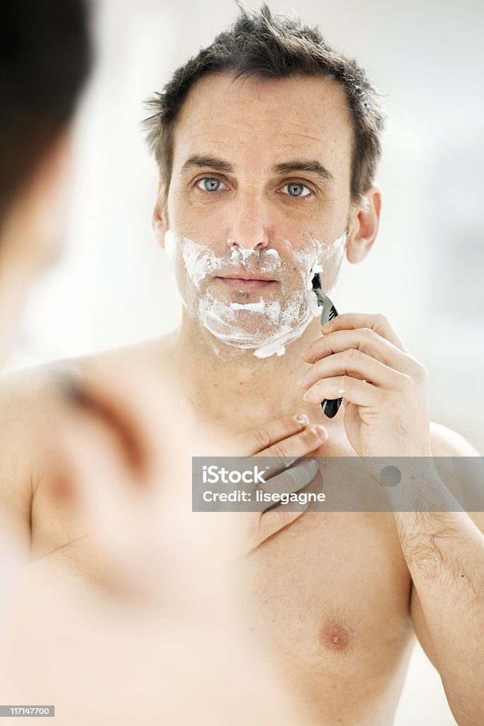 Człowiek do golenia - Zbiór zdjęć royalty-free (30-39 lat)